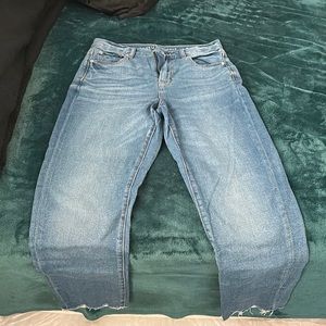Size 8 Regular - American Eagle Mom Jeans